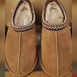 NIB UGG Brown Suede Tasmans